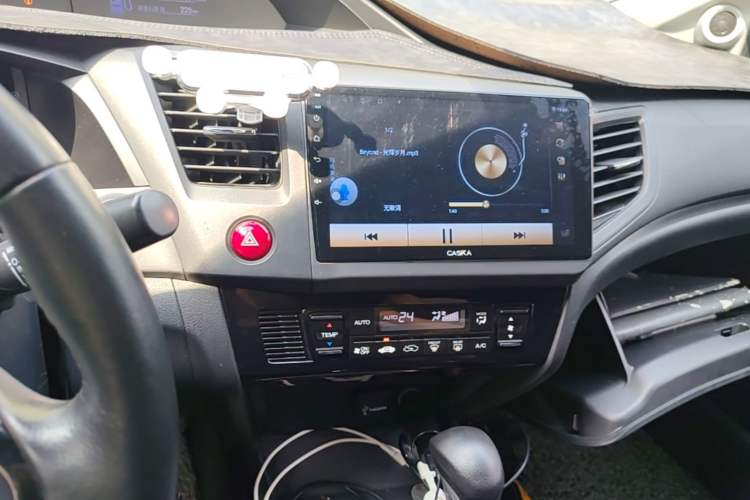 Used Honda Civic 2014 1.8L automatic luxury edition Audio And AC Panel