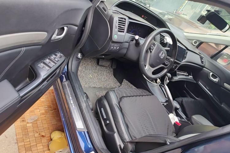 Used Honda Civic 2014 1.8L automatic luxury edition Driver Seat