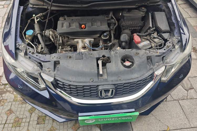Used Honda Civic 2014 1.8L automatic luxury edition Engine Bay