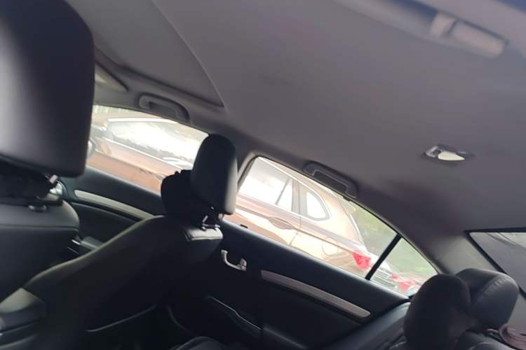 Used Honda Civic 2014 1.8L automatic luxury edition Headliner