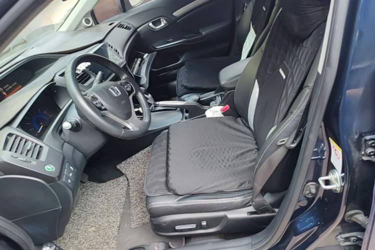 Used Honda Civic 2014 1.8L automatic luxury edition Left Front Seat