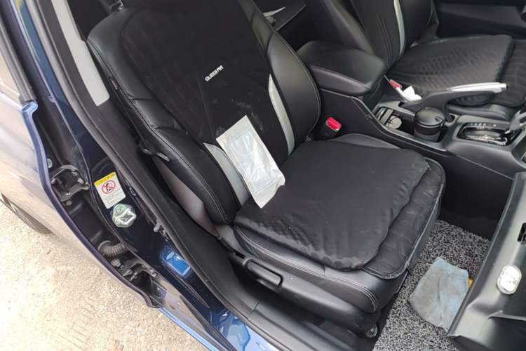 Used Honda Civic 2014 1.8L automatic luxury edition Right Front Seat