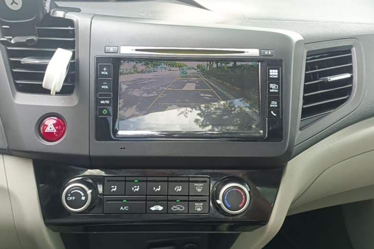 Used Honda Civic 2014 1.8L automatic comfort version Audio And AC Panel