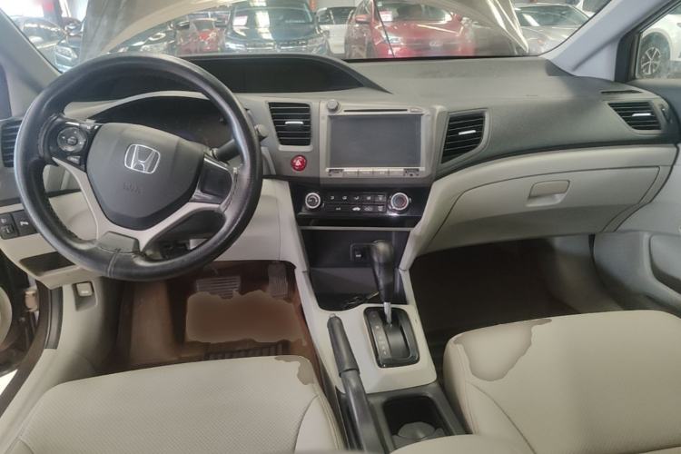 Used Honda Civic 2014 1.8L Automatic Classic Edition Center Console