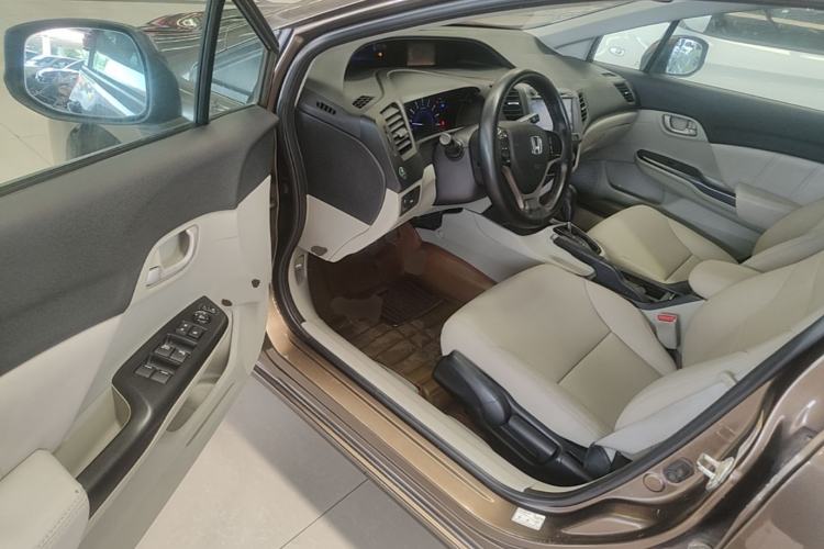 Used Honda Civic 2014 1.8L Automatic Classic Edition Driver Seat