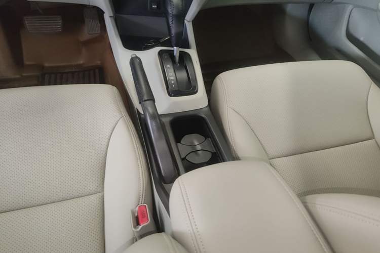 Used Honda Civic 2014 1.8L Automatic Classic Edition Gear Lever
