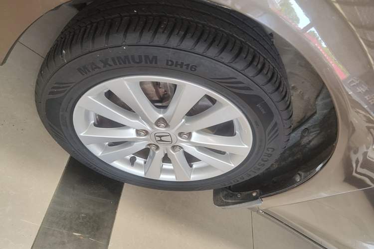 Used Honda Civic 2014 1.8L Automatic Classic Edition Left Front Wheel Hub