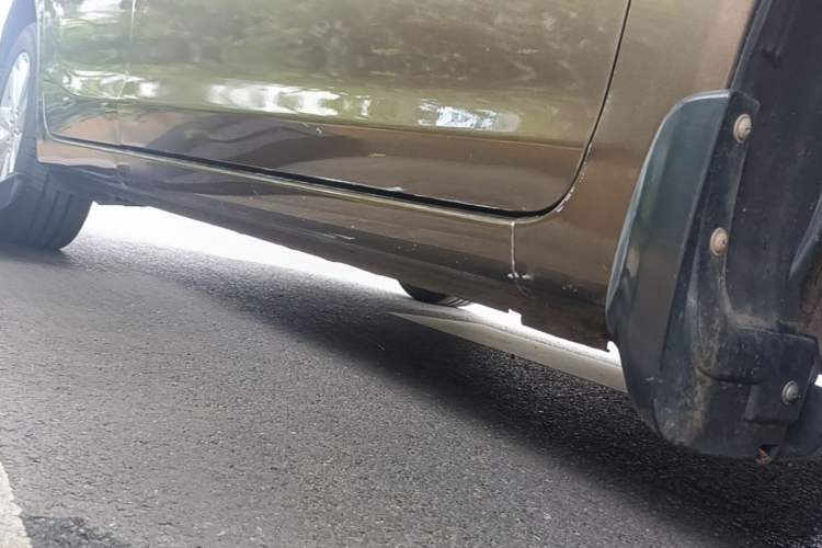 Used Honda Civic 2014 1.8L automatic comfort version Right Side Sill