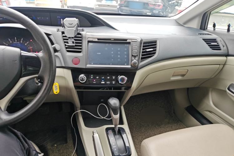 Used Honda Civic 2014 1.8L Automatic Classic Edition Center Console