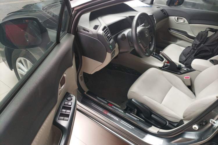 Used Honda Civic 2014 1.8L Automatic Classic Edition Driver Seat