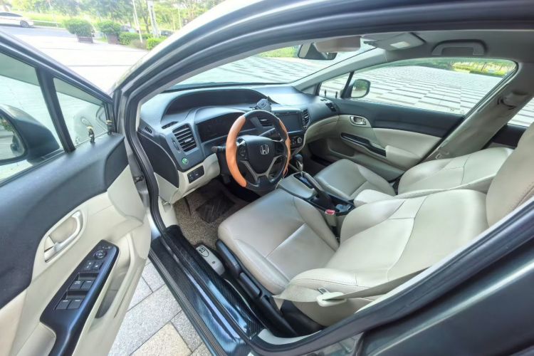 Used Honda Civic 2014 1.8L Automatic Classic Edition Driver Seat