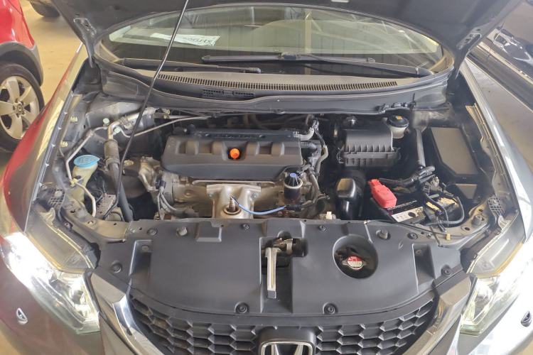 Used Honda Civic 2014 1.8L automatic luxury edition Engine Bay