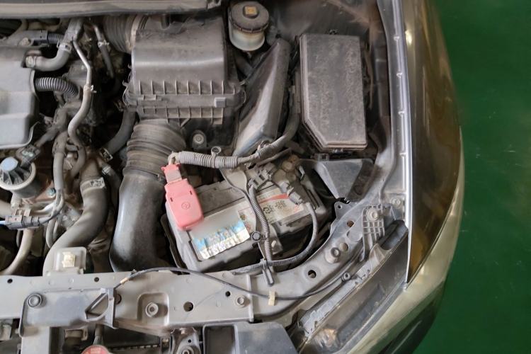 Used Honda Civic 2014 1.8L automatic comfort version Engine Bay Left