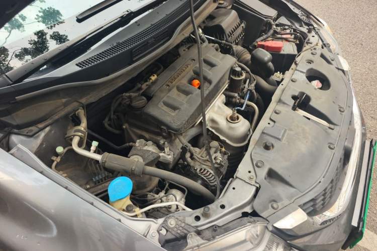 Used Honda Civic 2014 1.8L Automatic Classic Edition Engine Bay Right