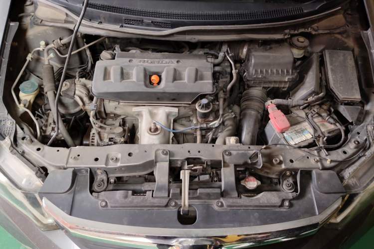 Used Honda Civic 2014 1.8L automatic comfort version Engine Bay