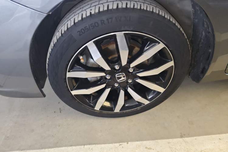 Used Honda Civic 2014 1.8L automatic luxury edition Exterior 4
