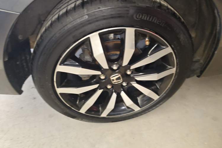 Used Honda Civic 2014 1.8L automatic luxury edition Exterior 5