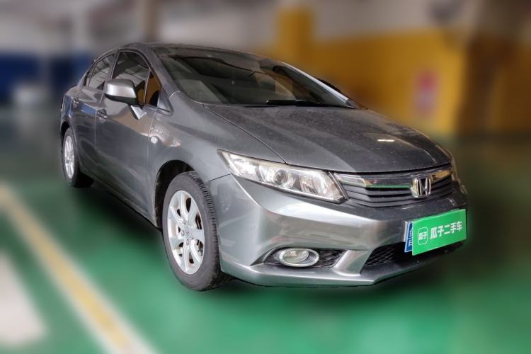 Used Honda Civic 2014 1.8L automatic comfort version Front Right 45 Deg