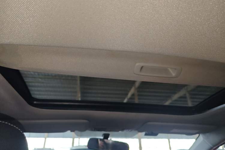 Used Honda Civic 2014 1.8L automatic luxury edition Headliner