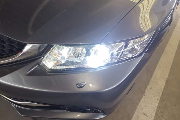 Used Honda Civic 2014 1.8L automatic luxury edition Left Front Headlight