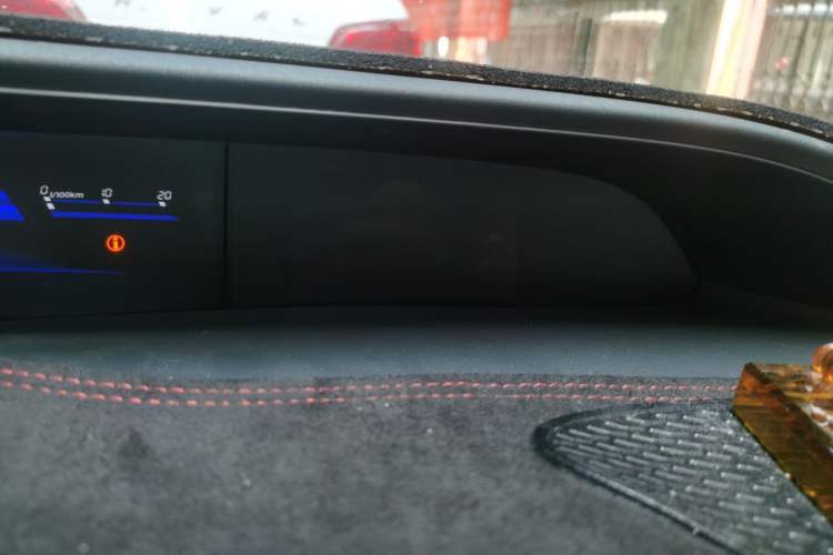 Used Honda Civic 2014 1.8L automatic comfort version Odometer Close Up