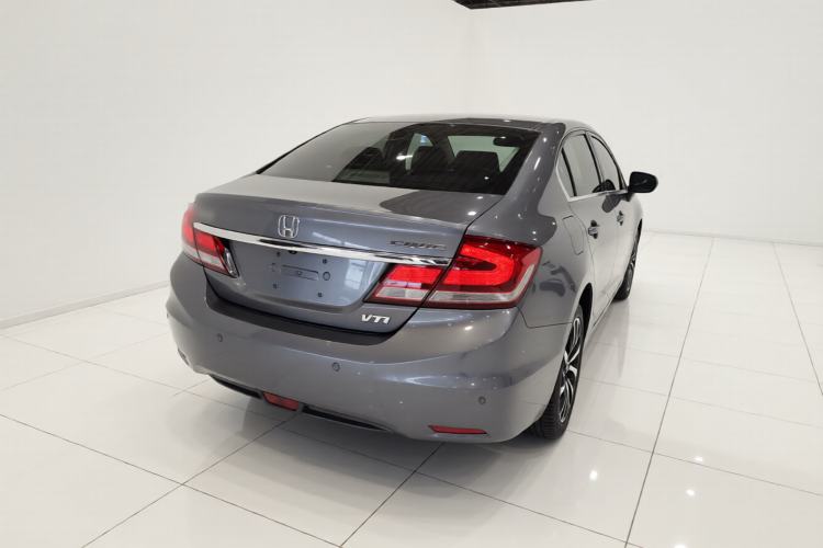 Used Honda Civic 2014 1.8L automatic luxury edition Rear Right 45 Deg