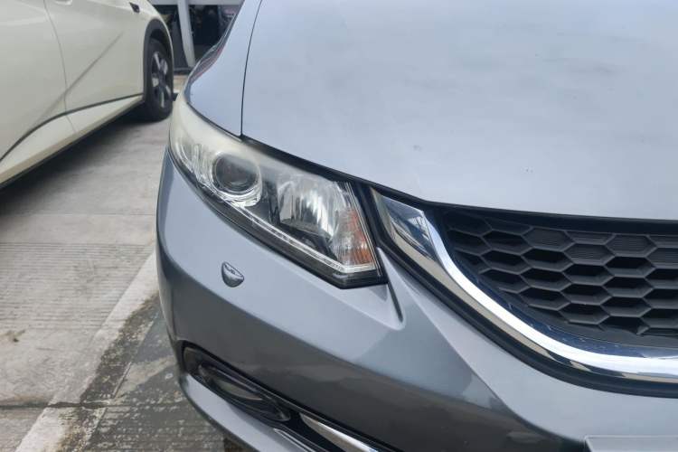 Used Honda Civic 2014 1.8L automatic luxury edition Right Front Headlight