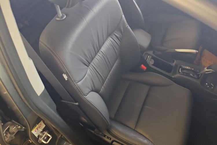 Used Honda Civic 2014 1.8L automatic luxury edition Right Front Seat