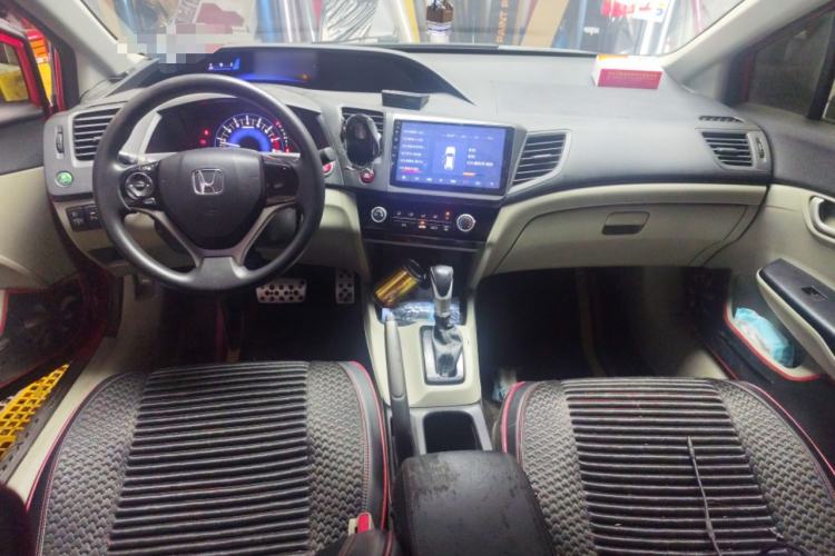 Used Honda Civic 2014 1.8L automatic comfort version Center Console