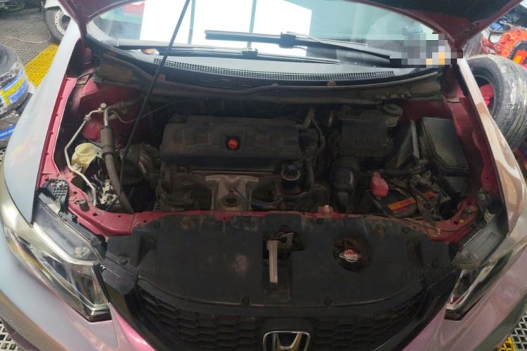 Used Honda Civic 2014 1.8L automatic comfort version Engine Bay