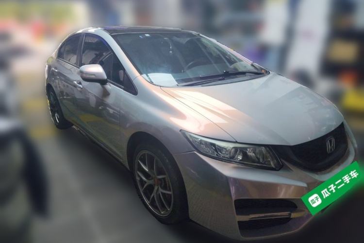 Used Honda Civic 2014 1.8L automatic comfort version Front Right 45 Deg