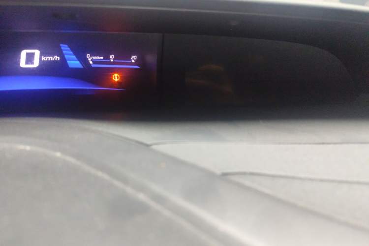 Used Honda Civic 2014 1.8L automatic comfort version Odometer Close Up