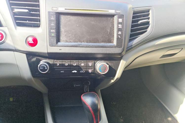 Used Honda Civic 2014 1.8L automatic comfort version Audio And AC Panel