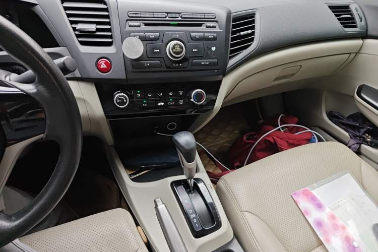 Used Honda Civic 2014 1.8L Automatic Classic Edition Audio And AC Panel