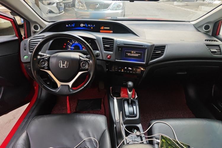 Used Honda Civic 2014 1.8L automatic luxury edition Center Console