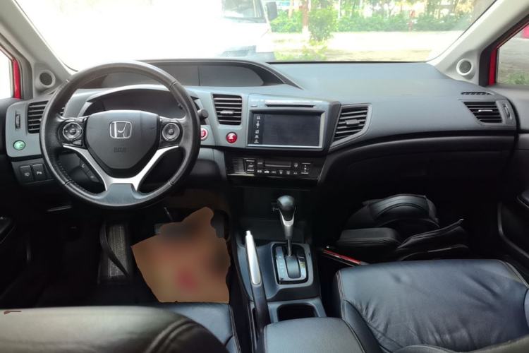 Used Honda Civic 2014 1.8L automatic luxury edition Center Console