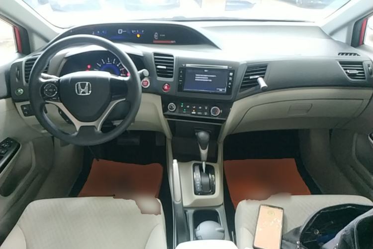 Used Honda Civic 2014 1.8L automatic comfort version Center Console