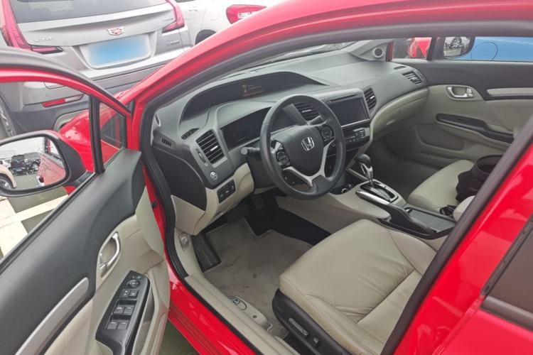 Used Honda Civic 2014 1.8L automatic luxury edition Driver Seat