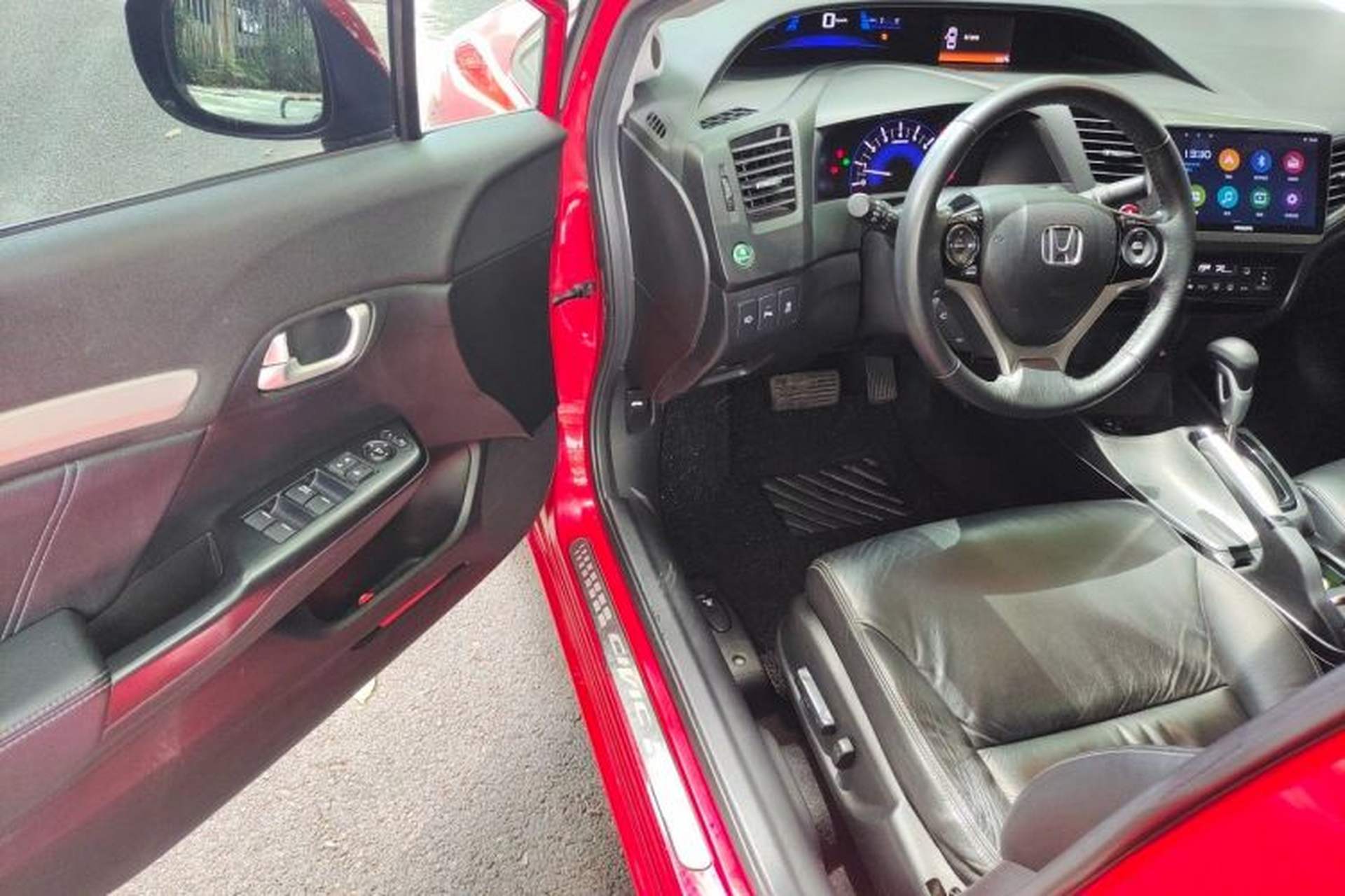 Used Honda Civic 2014 1.8L automatic luxury edition Driver Seat