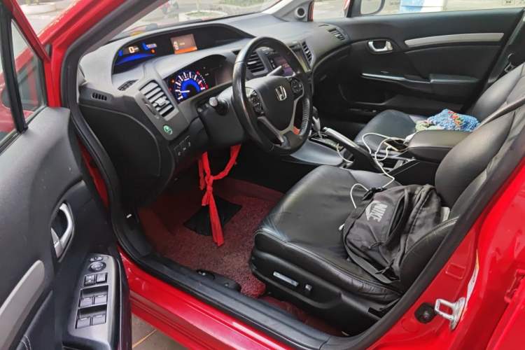 Used Honda Civic 2014 1.8L automatic luxury edition Driver Seat