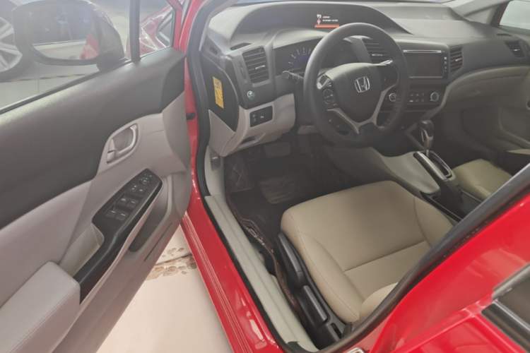 Used Honda Civic 2014 1.8L automatic comfort version Driver Seat