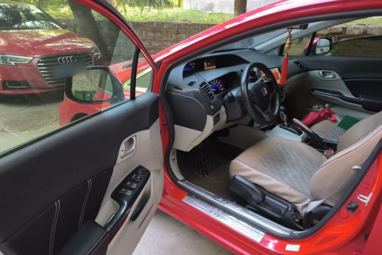 Used Honda Civic 2014 1.8L Automatic Classic Edition Driver Seat