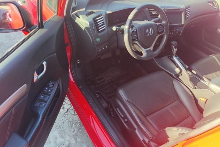Used Honda Civic 2014 1.8L automatic luxury edition Driver Seat