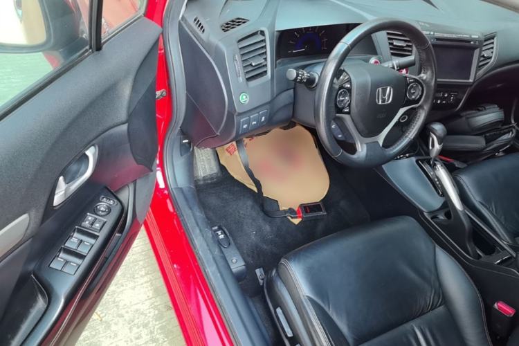 Used Honda Civic 2014 1.8L automatic luxury edition Driver Seat