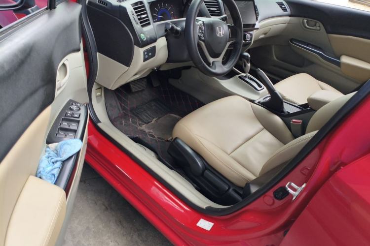Used Honda Civic 2014 1.8L Automatic Classic Edition Driver Seat