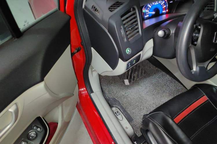 Used Honda Civic 2014 1.8L Automatic Classic Edition Driver Seat