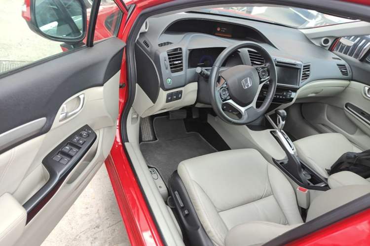 Used Honda Civic 2014 1.8L automatic luxury edition Driver Seat