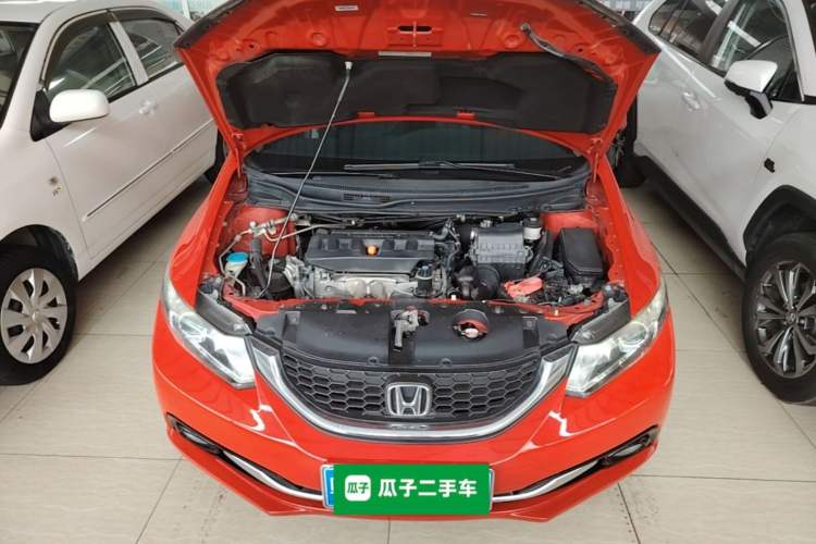 Used Honda Civic 2014 1.8L automatic comfort version Engine Bay