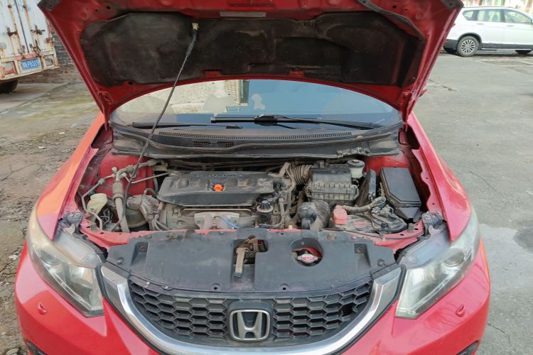 Used Honda Civic 2014 1.8L automatic luxury edition Engine Bay
