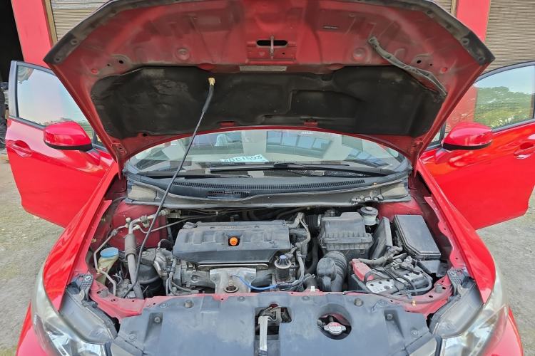 Used Honda Civic 2014 1.8L automatic comfort version Engine Bay